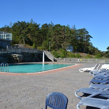 Haellestrand Vandrarhem Stromstad Exterior photo