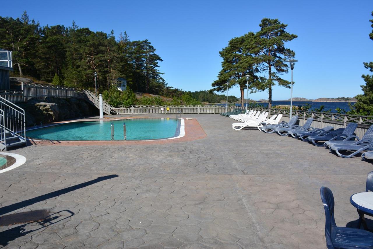 Haellestrand Vandrarhem Stromstad Exterior photo