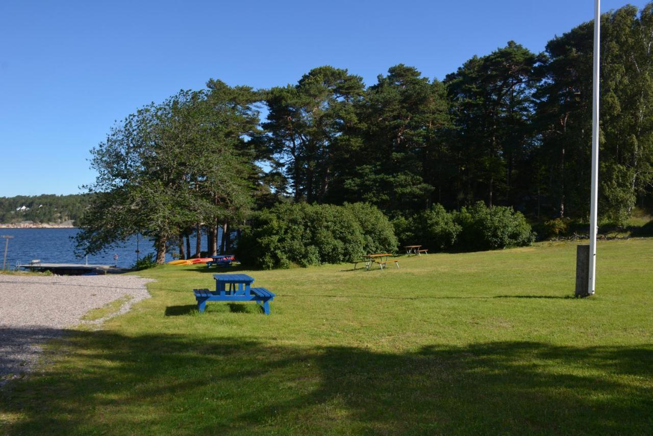 Haellestrand Vandrarhem Stromstad Exterior photo