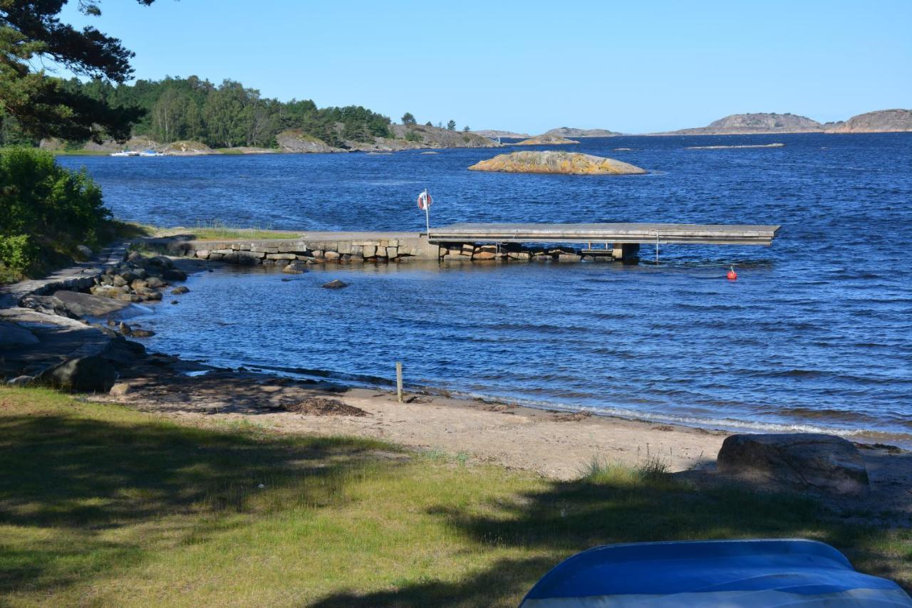 Haellestrand Vandrarhem Stromstad Exterior photo