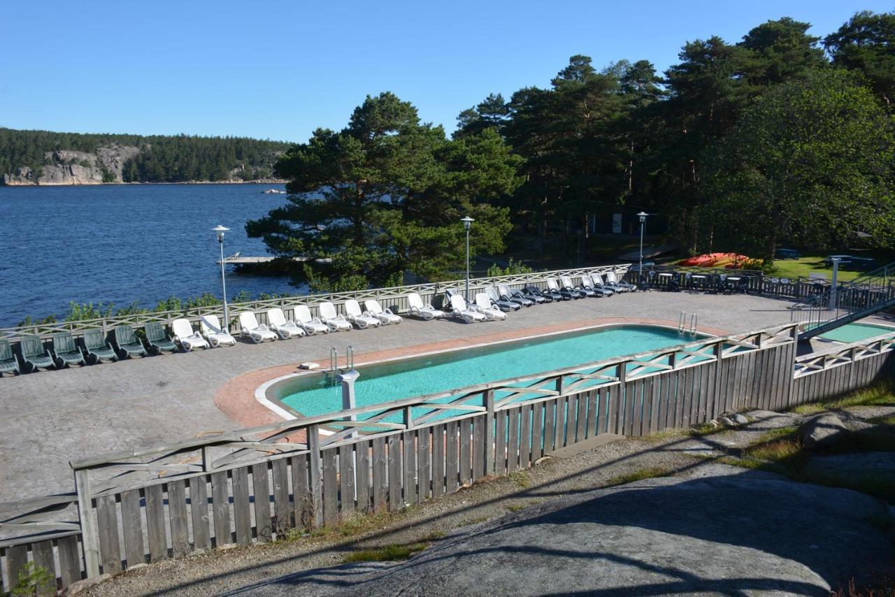 Haellestrand Vandrarhem Stromstad Exterior photo