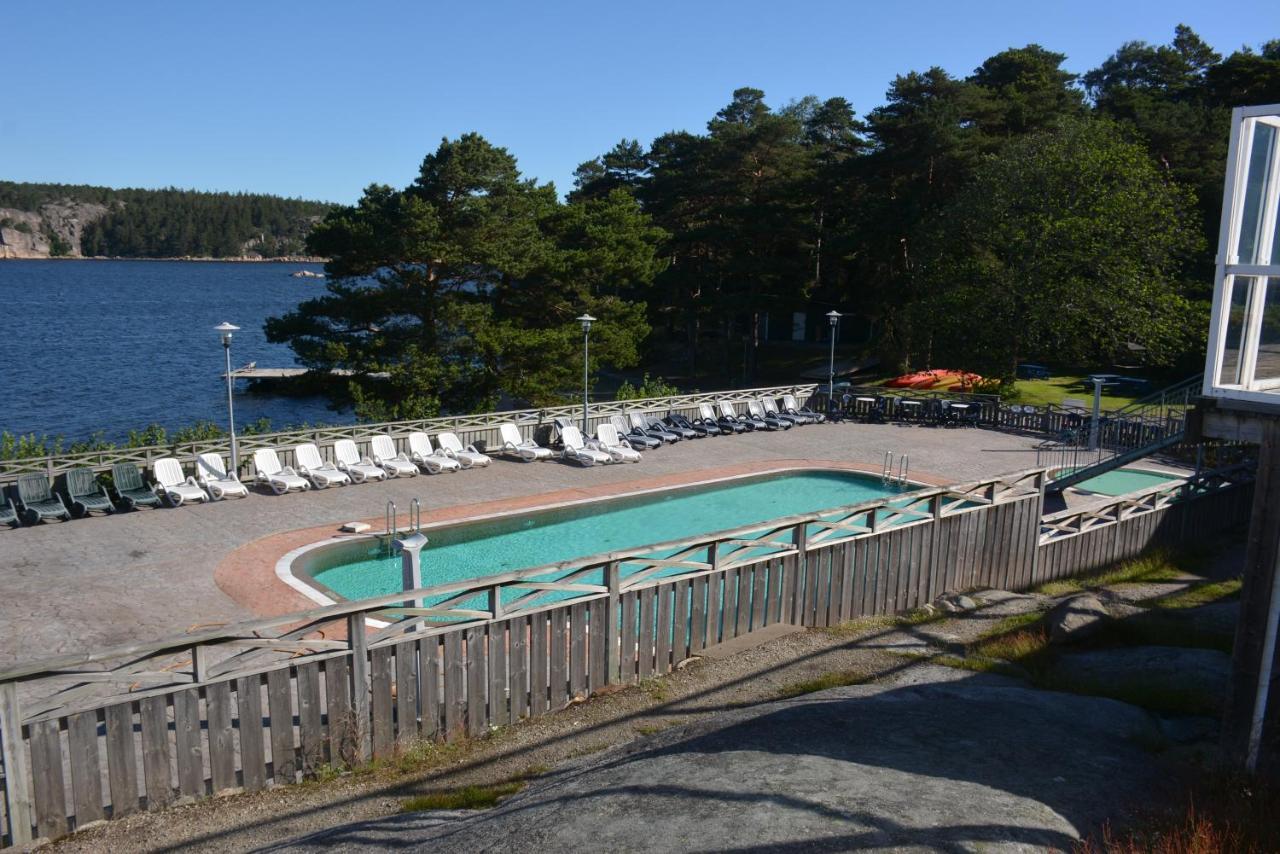 Haellestrand Vandrarhem Stromstad Exterior photo