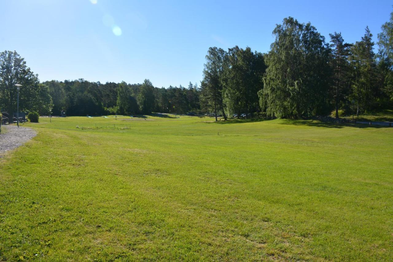 Haellestrand Vandrarhem Stromstad Exterior photo