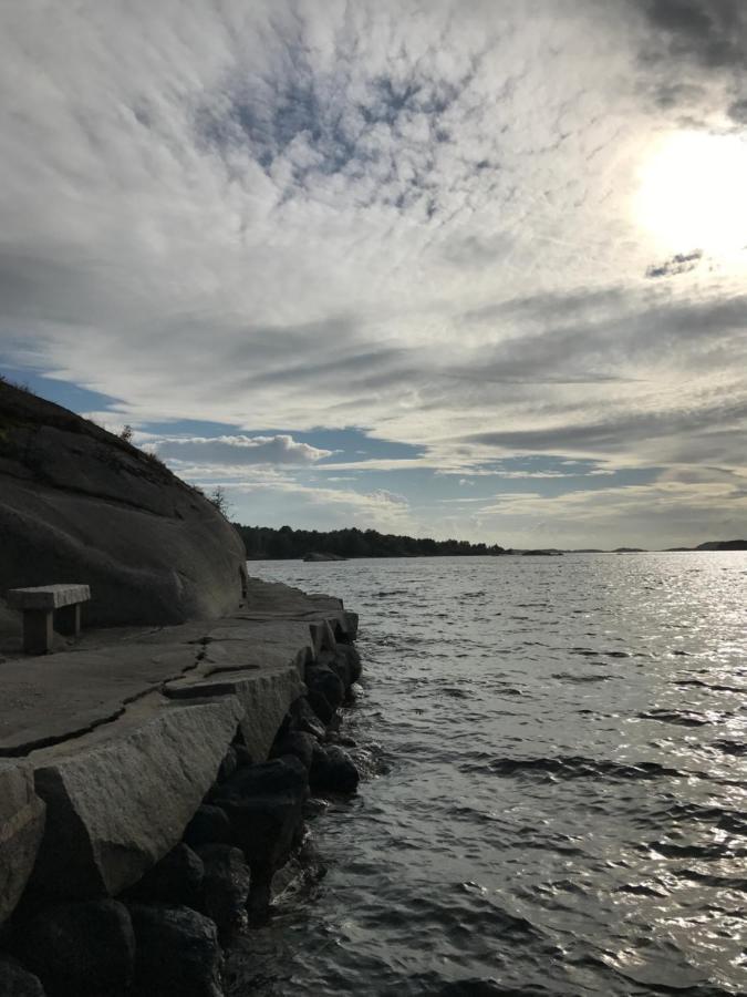 Haellestrand Vandrarhem Stromstad Exterior photo